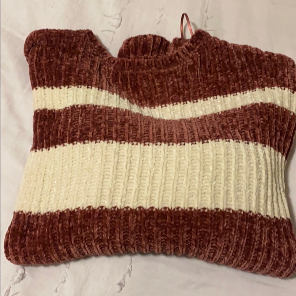 LA hearts sweater